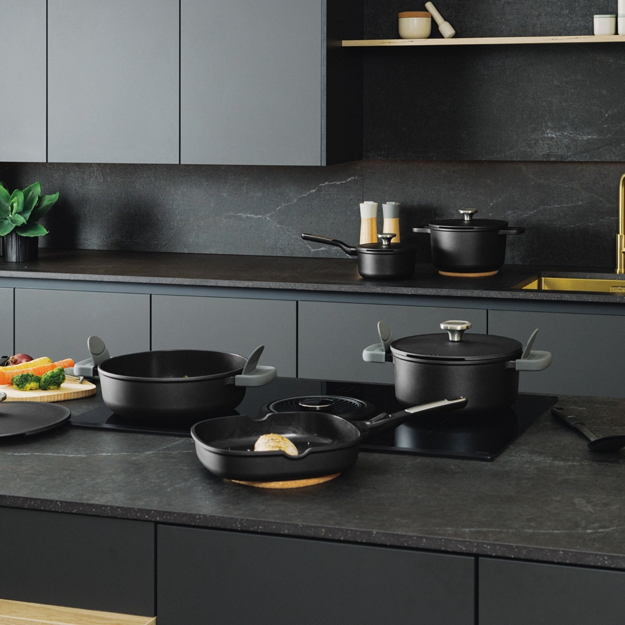 LEO Casserole antiadhésive avec couvercle Phantom - Ø 28cm