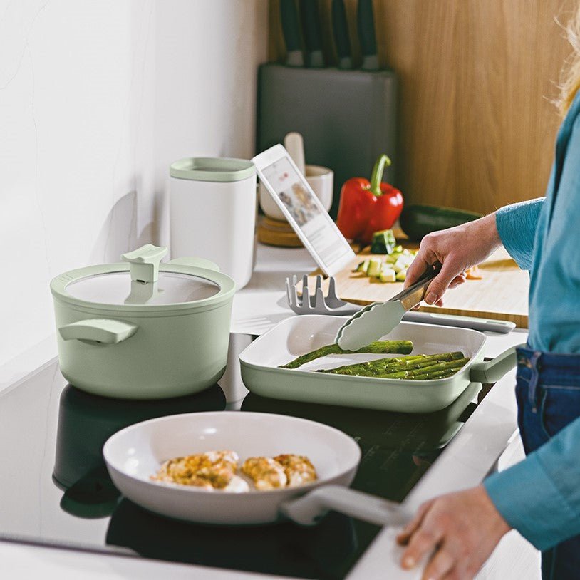 Bereiding van een maaltijd met LEO Grillpan antikleef