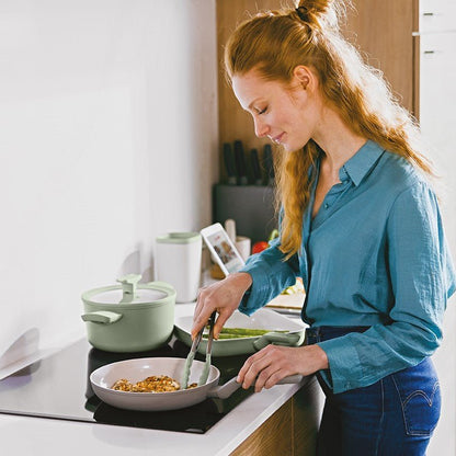 LEO kookgerei opgesteld in een moderne keuken